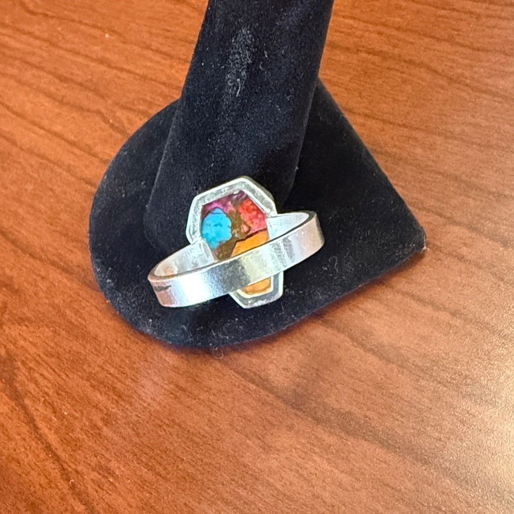 New Spiny Oyster Turquoise & 925 Sterling Silver Coffin Ring - size 10.5 - Picture 4 of 6